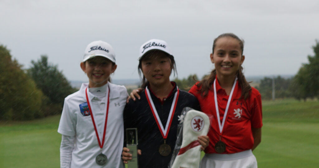 AK12 der Mädchen: Luisa Krug, Lia Yoon, Enna Duong