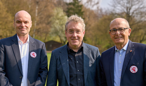 Neuer und alter Jugendwart: Stephan Lindemann und Christian Otto mit Präsident Christofer Hattemer